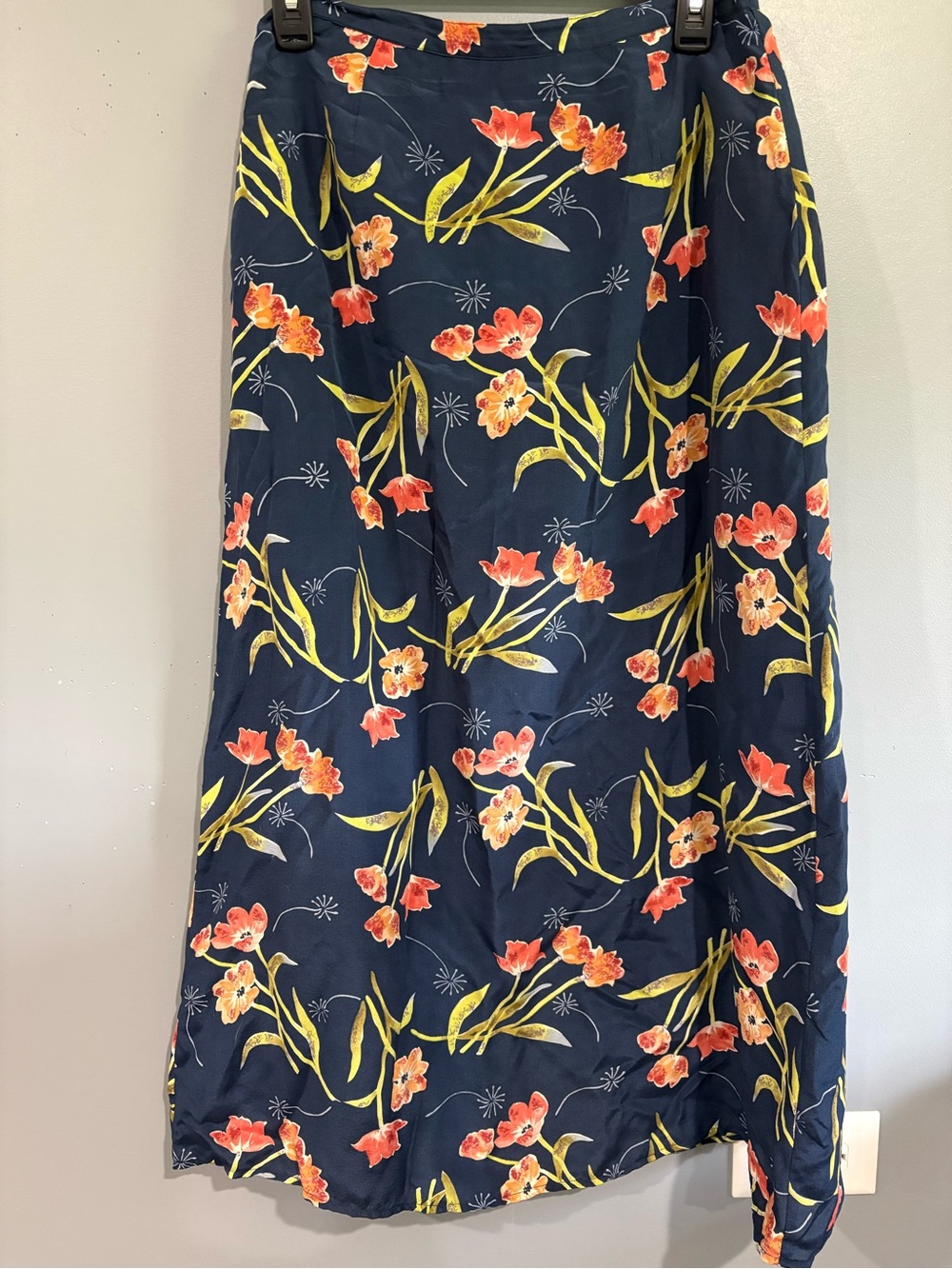 Vintage Jennifer Moore Petites Silk Floral Midi Skirt Size 10P Navy Blue Tulip